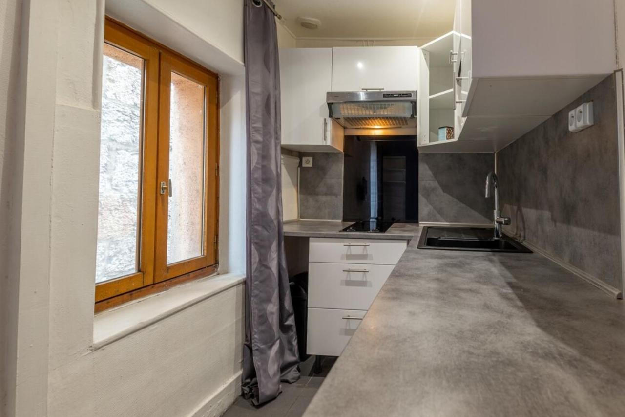 Studio For 2 Located In The City Center Lägenhet Annecy Exteriör bild